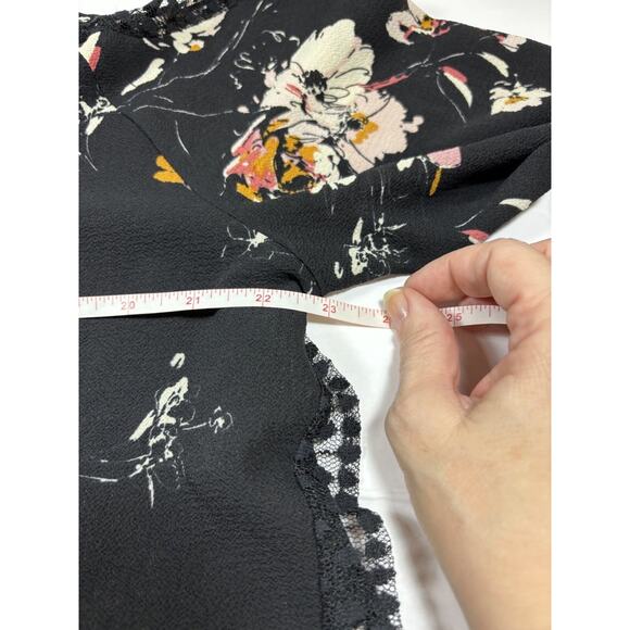 Bishop & Young Cold Shoulder Top Blouse Black Floral Medium Lace Bell Sleeves - Picture 3 of 7